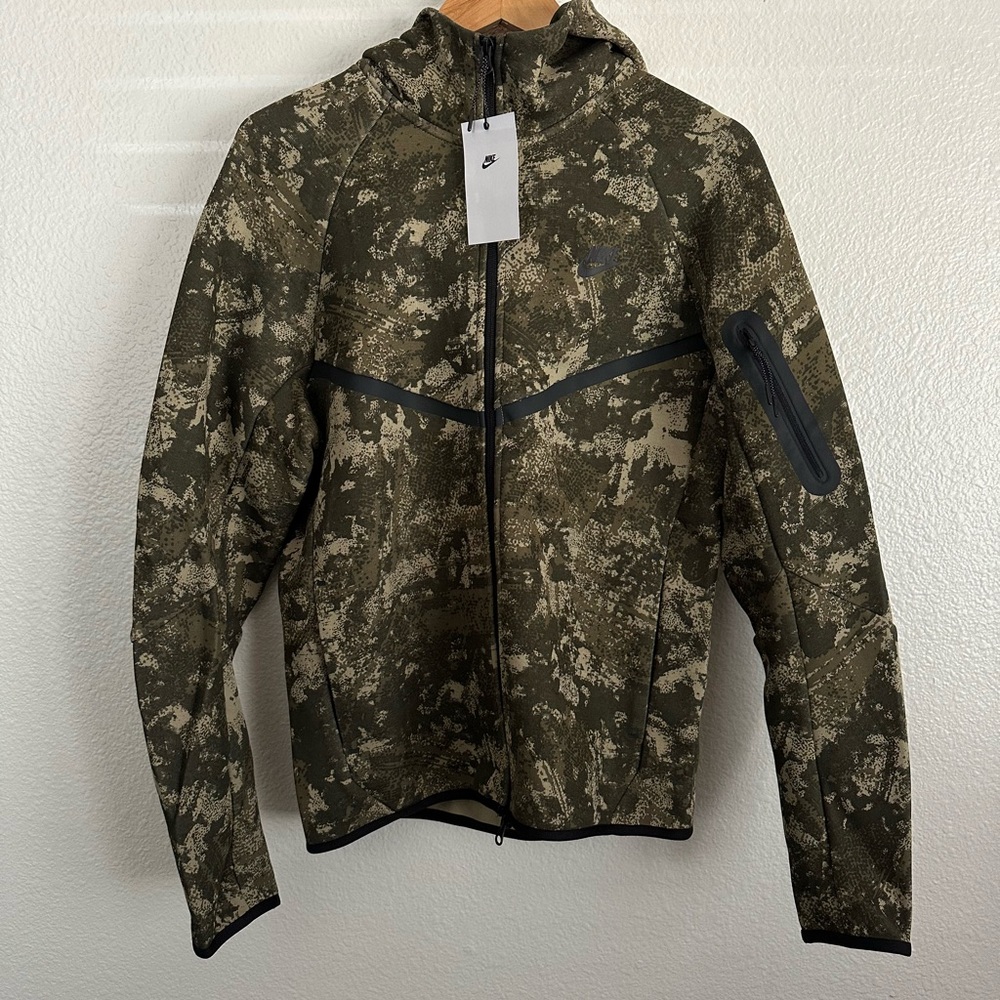 Nike Sportswear Tech Fleece Camo Zip Up Hoodie Athletic ACG SB Men’s Size Small